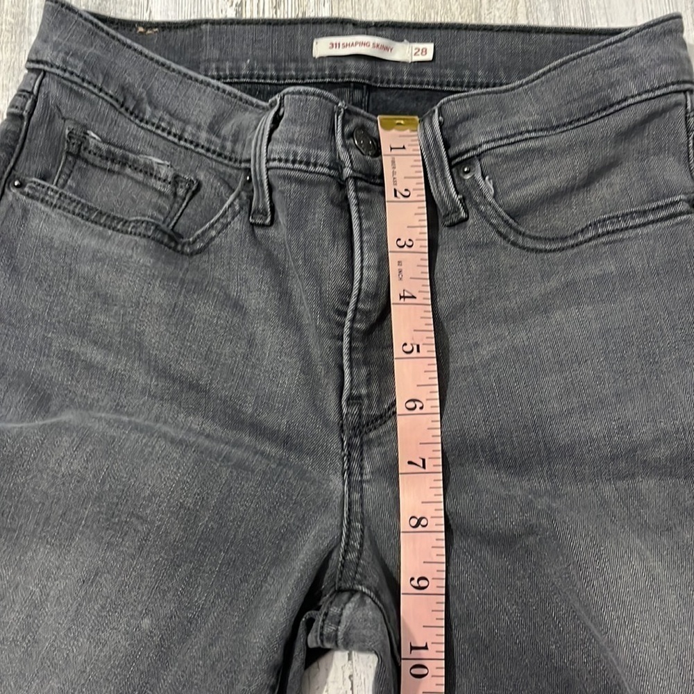 Levi’s Gray 311 Shaping Skinny Jeans Size 28 - Picture 8 of 9
